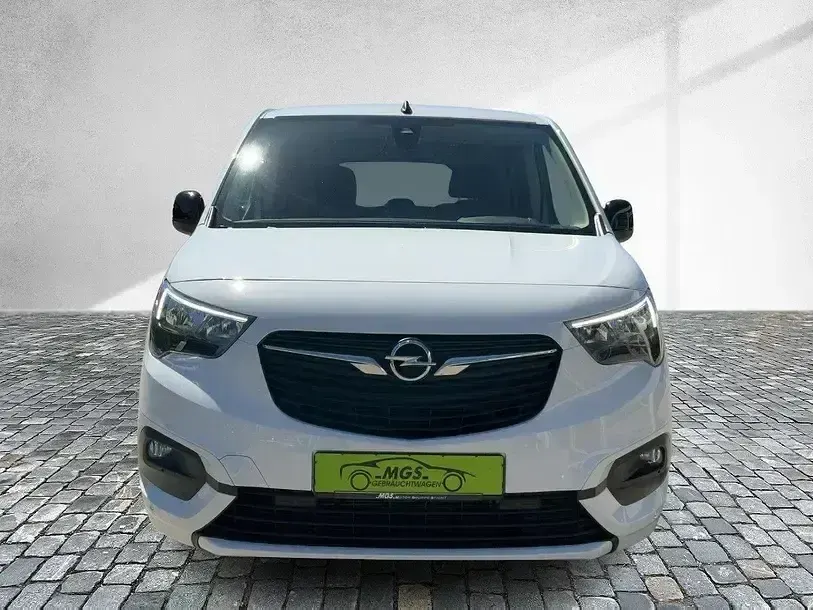 Gebraucht Opel Combo Life Elegance 131 PS (96 kW) 2023 Kaolin weiß (u) Van / Kleinbus