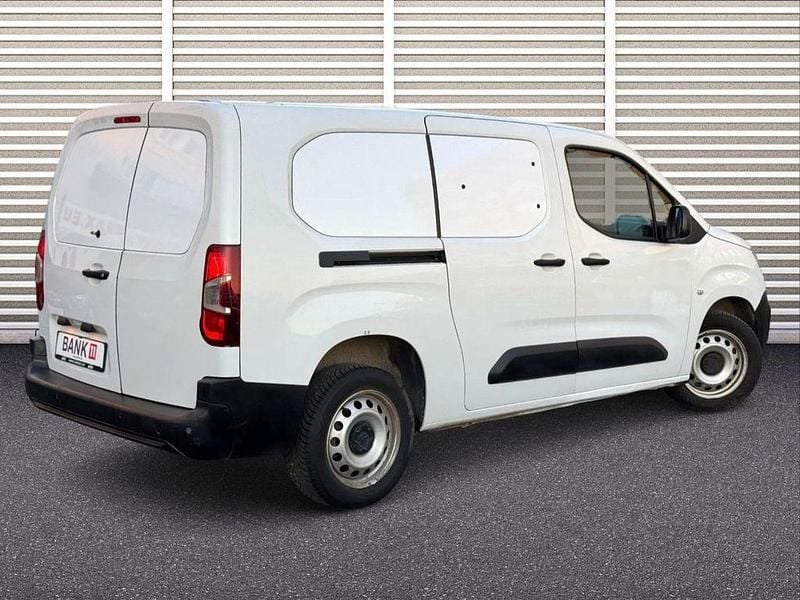 Second-hand Citroën Berlingo 102 CP (75 kW) 2022 Alb Monovolum