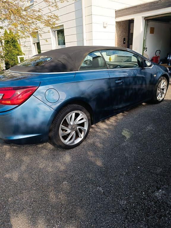 Blau Gebraucht 2014 Opel Cascada Edition Cabrio | 9.399 € (Fairer Preis) - Bild 1/4