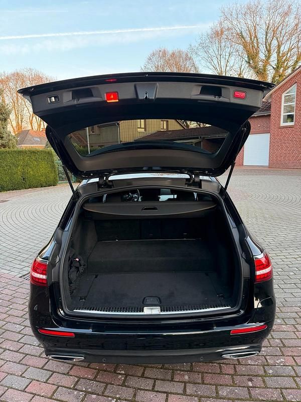 Gebraucht Mercedes E300 306 PS (225 kW) 2021 Schwarz Kombi