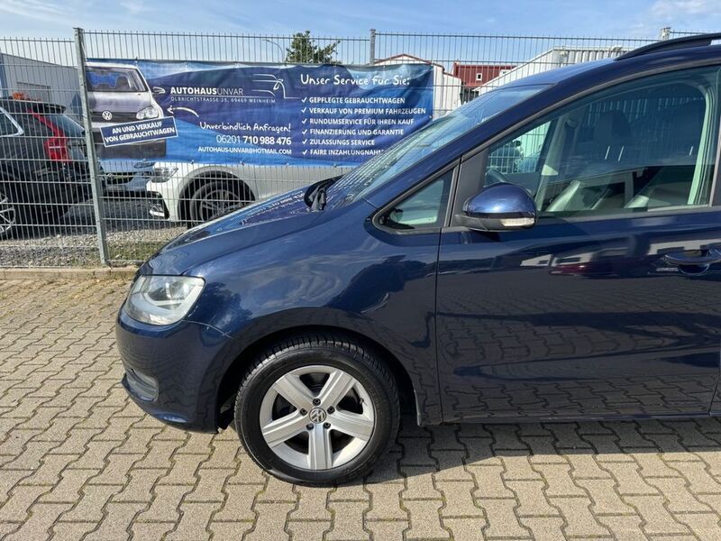 Gebraucht VW Sharan Trendline 140 PS (102 kW) 2011 Blau Van / Kleinbus