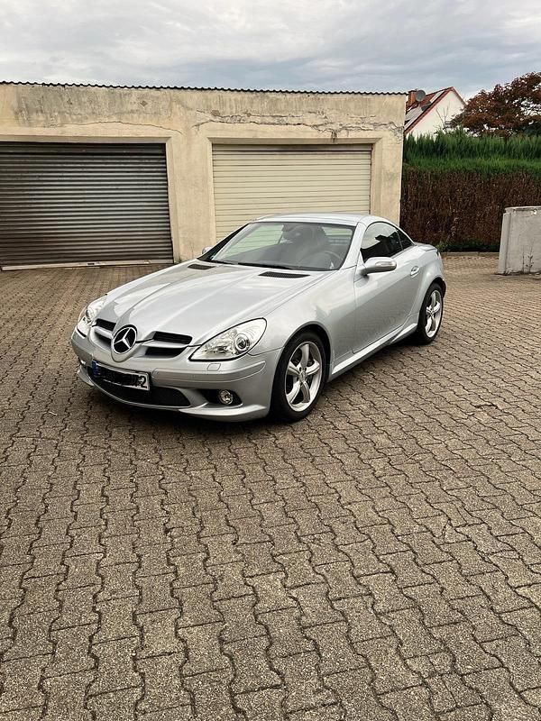 Silber Gebraucht 2005 Mercedes SLK350 Cabrio | 14.000 € (Etwas zu teuer) - Bild 1/4
