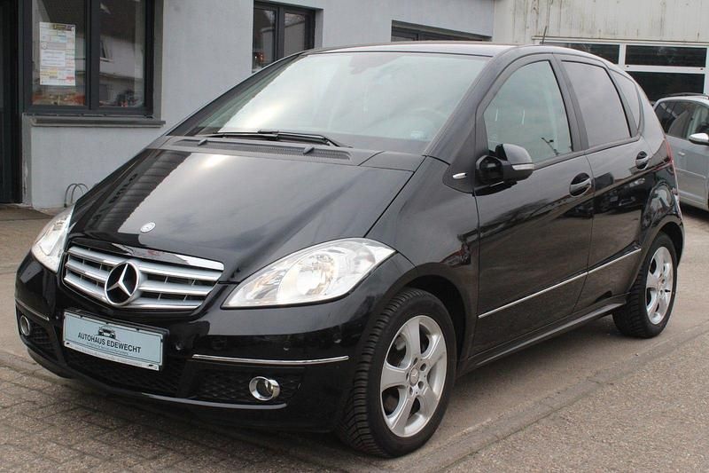 Gebraucht Mercedes A200 Avantgarde 140 PS (102 kW) 2012 Schwarz Kleinwagen