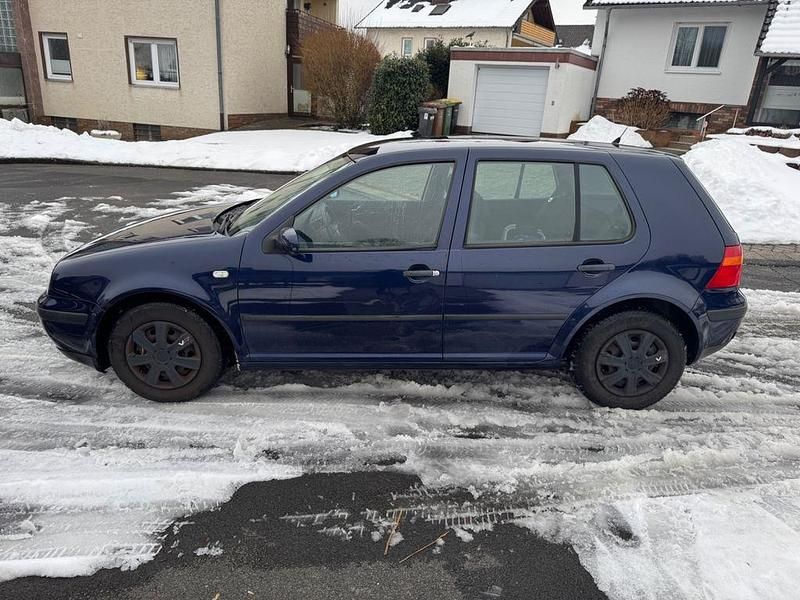 Gebraucht VW Golf Basis 75 PS (55 kW) 2001 Blau Limousine