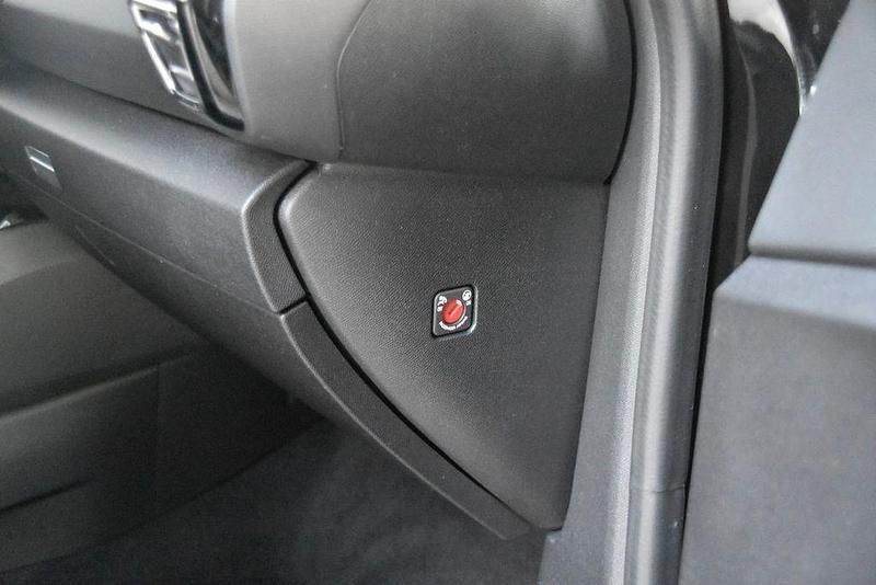 Gebraucht Citroën C4 Feel 131 PS (96 kW) 2024 Schwarz metallic SUV