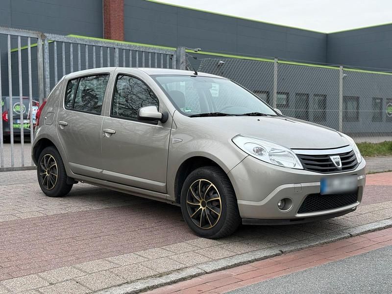 Gebraucht Dacia Sandero 75 PS (55 kW) 2011 Beige Kleinwagen