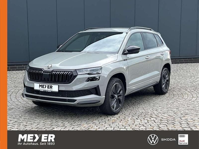 Grau Neu 2025 Skoda Karoq SportLine SUV | 34.890 € (Guter Preis) - Bild 1/4