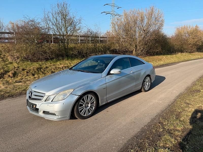 Gebraucht Mercedes E350 231 PS (169 kW) 2009 Coupé