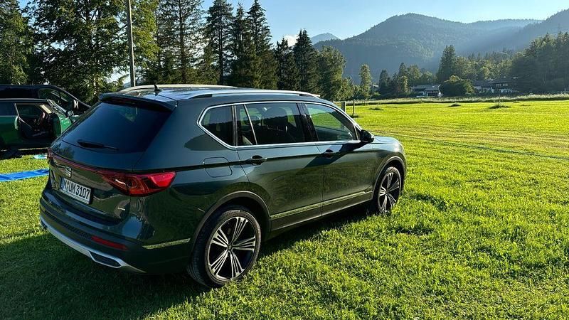 Grün Gebraucht 2020 Seat Tarraco 4Drive SUV | 26.350 € (Guter Preis) - Bild 1/4