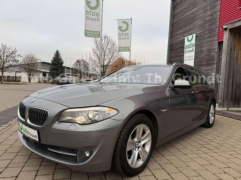 Gebraucht BMW 525 Sport Line 218 PS (160 kW) 2012 Grau Kombi