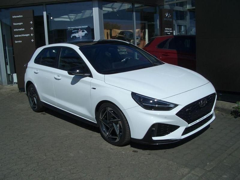 Weiss Neu 2025 Hyundai i30 N Line Limousine | 31.490 € (Etwas zu teuer) - Bild 1/4