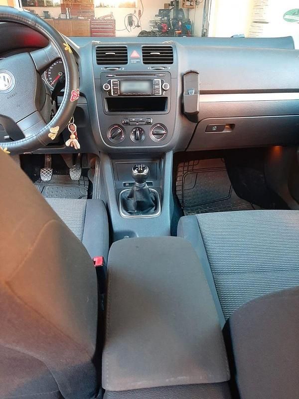 Gebraucht VW Golf V Trendline 102 PS (75 kW) 2009 Kombi