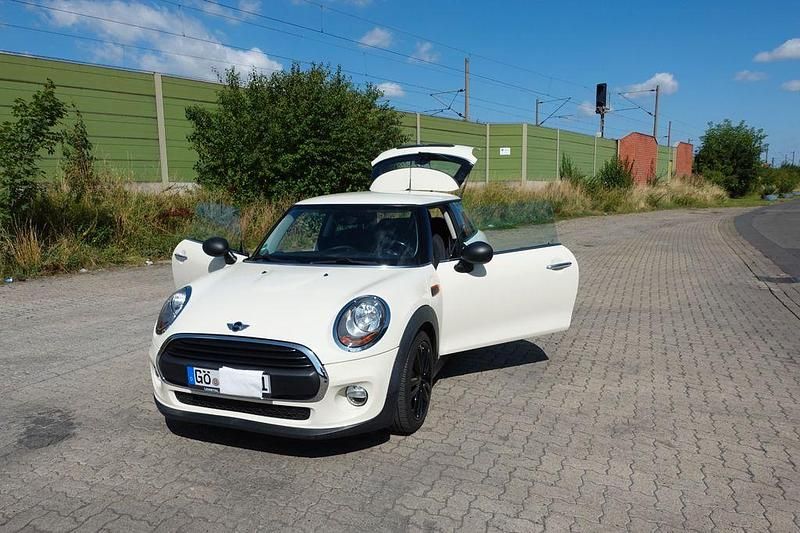 Weiß Gebraucht 2017 Mini ONE Kleinwagen | 9.700 € (Superpreis) - Bild 1/4