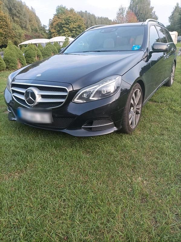 Schwarz Gebraucht 2014 Mercedes 350 Avantgarde Kombi | 8.500 € - Bild 1/4