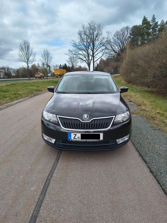 Second-hand Skoda Rapid 105 CP (77 kW) 2015 Negru Hatchback