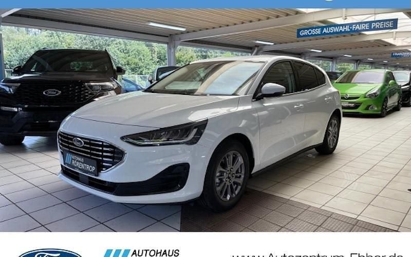 Weiß Neu 2024 Ford Focus Titanium Limousine | 22.477 € (Guter Preis) - Bild 1/4