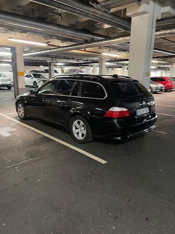 Gebraucht BMW 525 Lifestyle 197 PS (144 kW) 2010 Schwarz Kombi