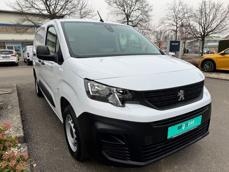 Gebraucht Peugeot Partner Premium 102 PS (75 kW) 2023 Othercolor Van / Kleinbus