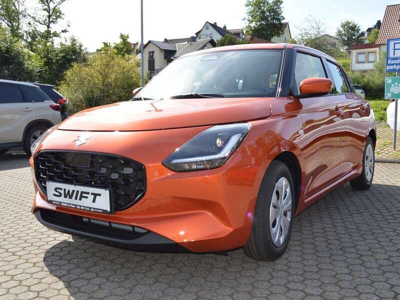 Flame orange Neu 2025 Suzuki Swift Club Limousine | 17.990 € - Bild 1/4
