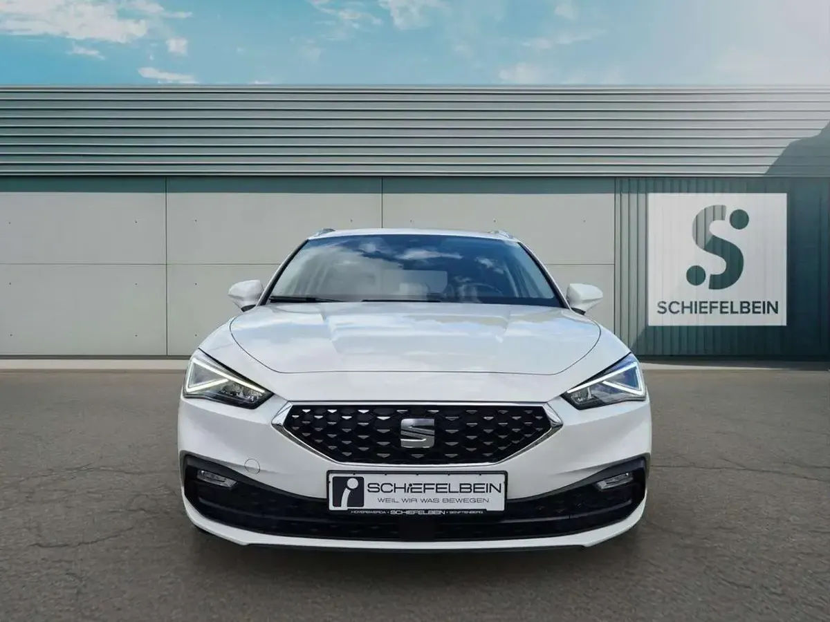 Gebraucht Seat Leon 131 PS (96 kW) 2021 "candy" weiss Limousine