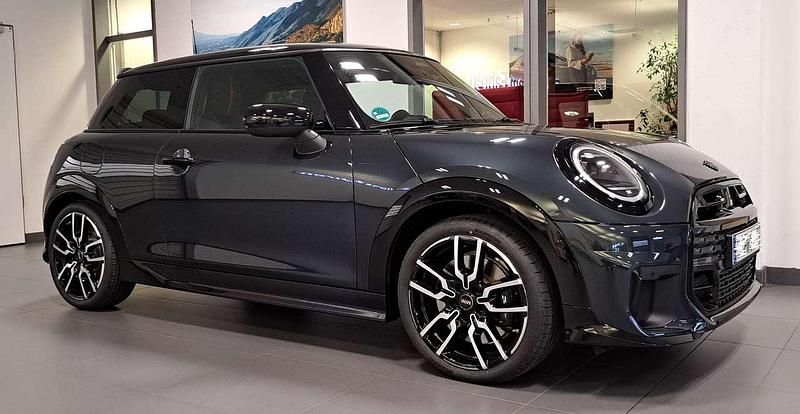 Grau Gebraucht 2025 Mini Cooper Kleinwagen | 32.400 € (Guter Preis) - Bild 1/2
