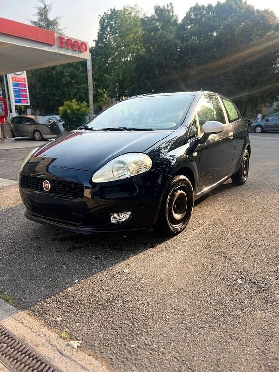 Schwarz Gebraucht 2009 Fiat Grande Punto Active Kleinwagen | 900 € (Superpreis) - Bild 1/4