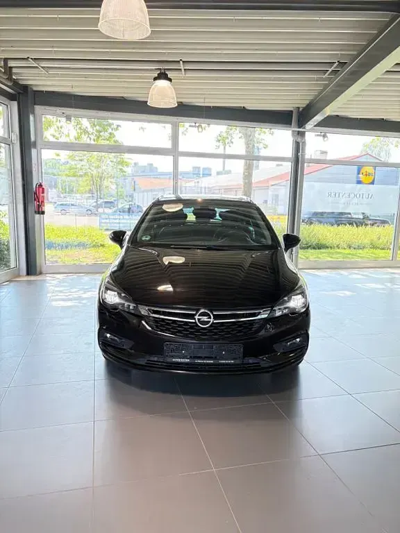 Usata Opel Astra Innovation 136 CV (100 kW) 2017 Nero Station wagon