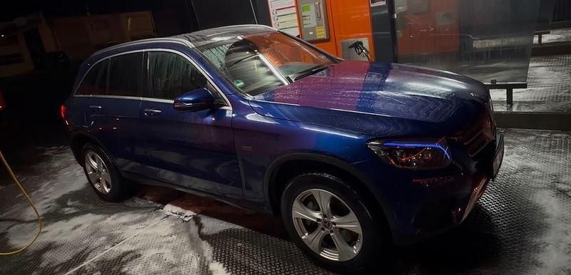 Gebraucht Mercedes GLC350 AMG line 320 PS (235 kW) 2018 Blau SUV