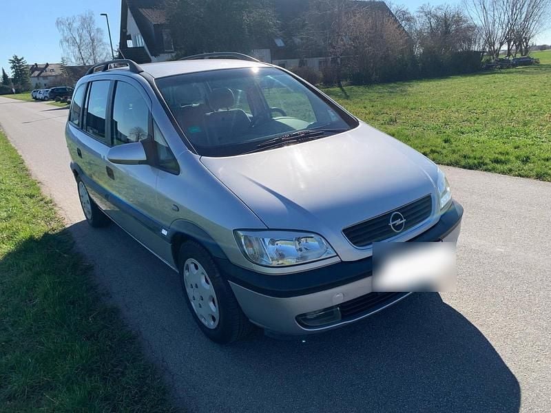 Gebraucht Opel Zafira 87 PS (63 kW) 2000 Silber Van / Kleinbus