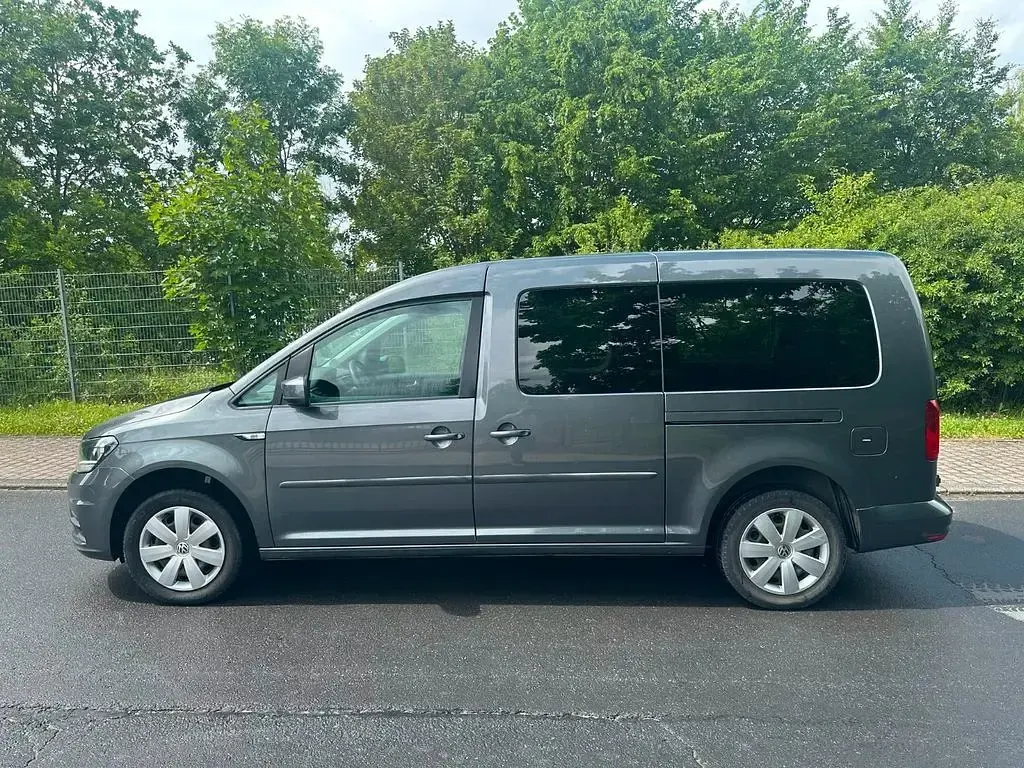 Gebraucht VW Caddy Maxi 102 PS (75 kW) 2017 Grau Van / Kleinbus