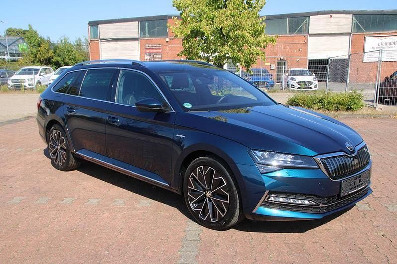 Blau Gebraucht 2021 Skoda Superb LAURIN & KLEMENT Kombi | 24.990 € (Guter Preis) - Bild 1/4
