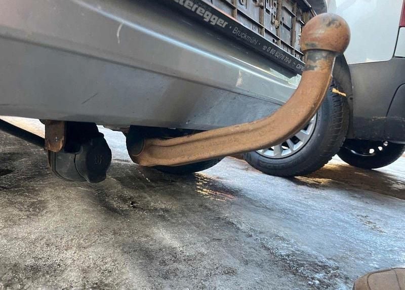 Gebraucht Opel Astra Edition 116 PS (85 kW) 2009 Silber Kleinwagen