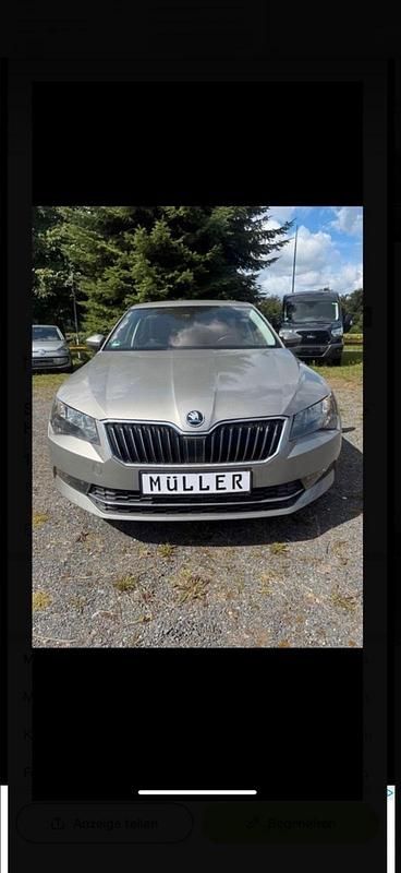 Grau Gebraucht 2015 Skoda Superb Ambition Limousine | 12.999 € (Fairer Preis) - Bild 1/4