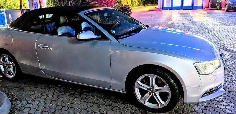 Silber Gebraucht 2012 Audi A5 Cabriolet Design Cabrio | 12.300 € (Guter Preis) - Bild 1/4