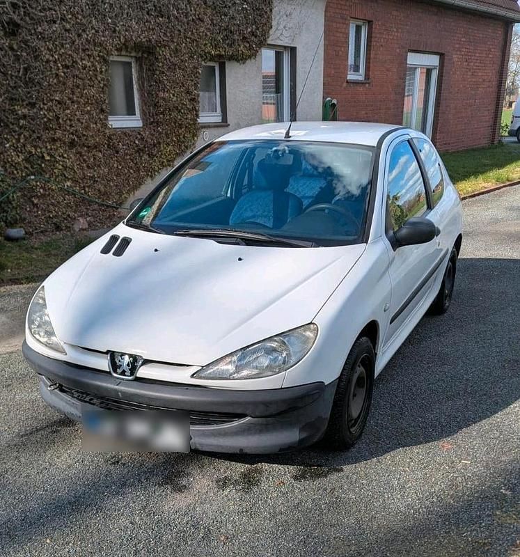 Gebraucht Peugeot 206 60 PS (44 kW) 1998 Weiß Kleinwagen