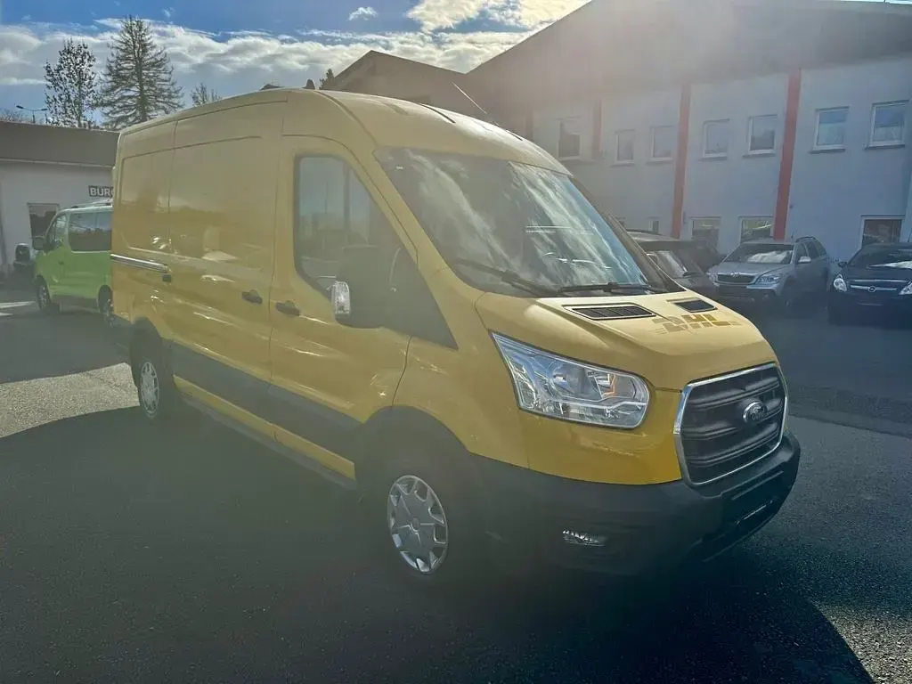 Second-hand Ford Transit 105 CP (77 kW) 2020 Galben Monovolum