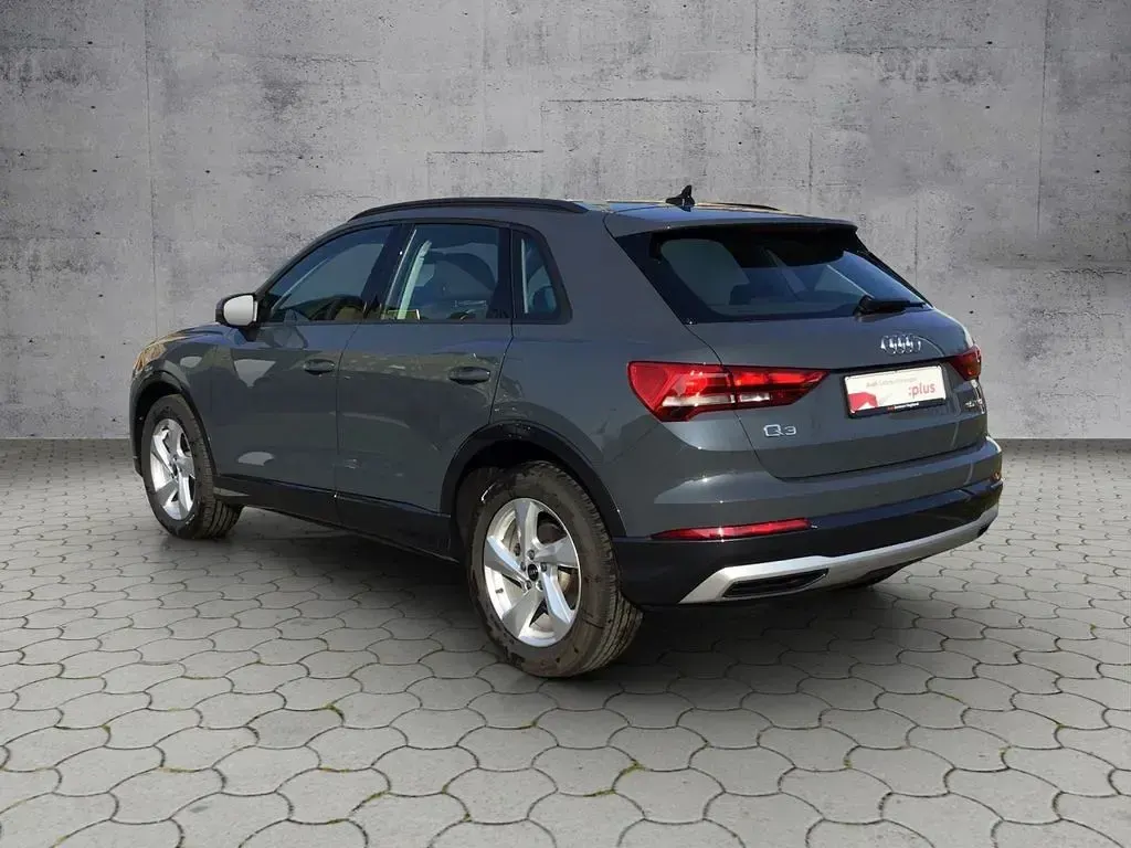 Gebraucht Audi Q3 Ambiente 150 PS (110 kW) 2025 Nanograu metallic SUV