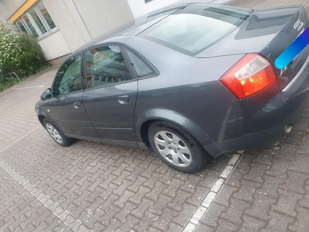 Gebraucht Audi A4 130 PS (95 kW) 2003 Grau Limousine