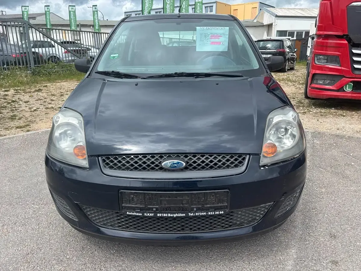 Używany Ford Fiesta 75 KM (55 kW) 2007 Niebieski Hatchback