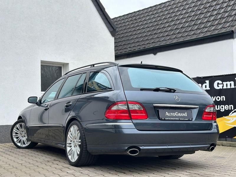 Gebraucht Mercedes E220 170 PS (125 kW) 2009 Grau Kombi