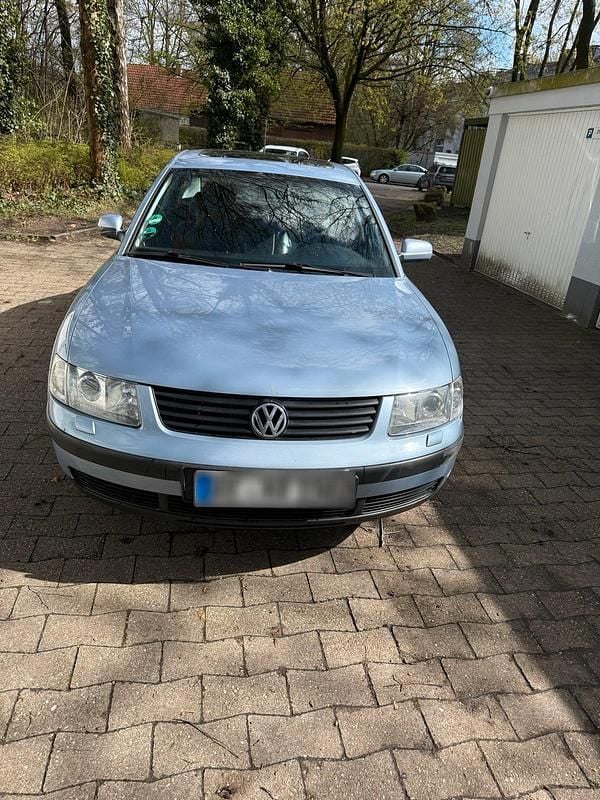 Gebraucht VW Passat 105 PS (77 kW) 1999 Blau Limousine