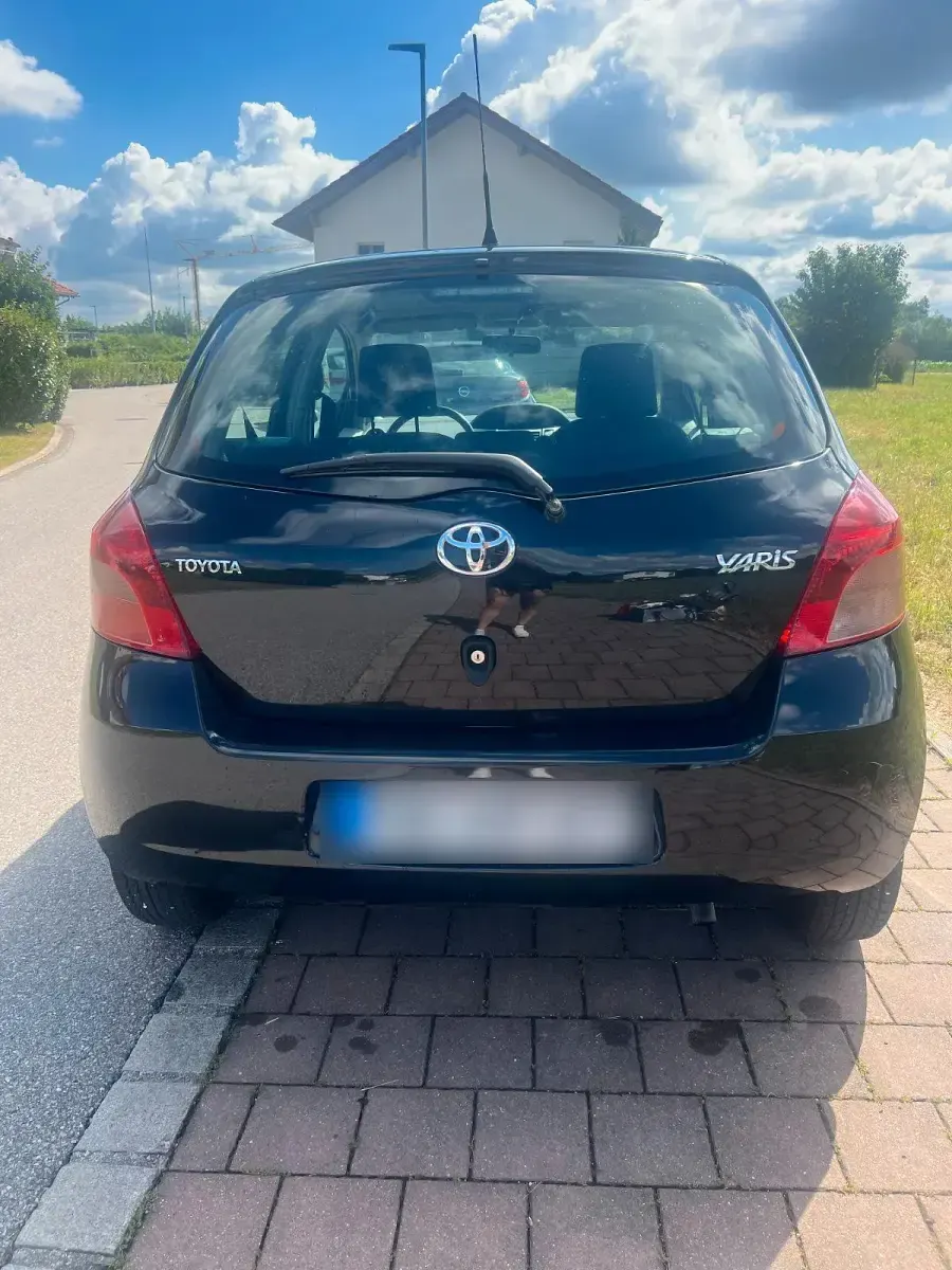 Gebraucht Toyota Yaris 87 PS (63 kW) 2006 Schwarz Kleinwagen