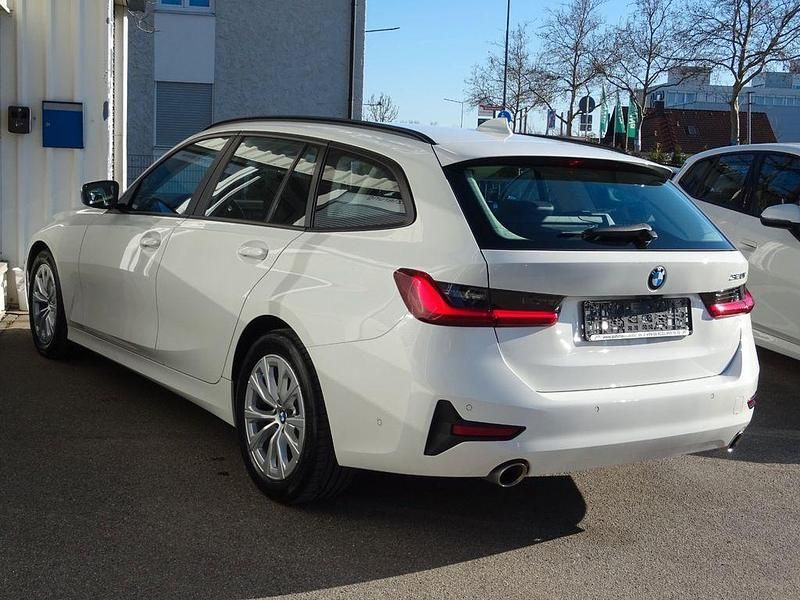 Gebraucht BMW 320 Advantage 184 PS (135 kW) 2022 Weiß Kombi