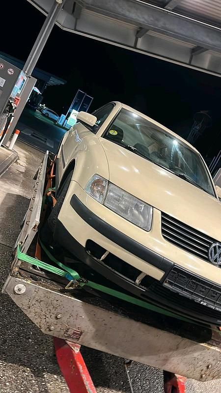 Andere farben Gebraucht 2000 VW Passat Limousine | 500 € (Guter Preis) - Bild 1/4