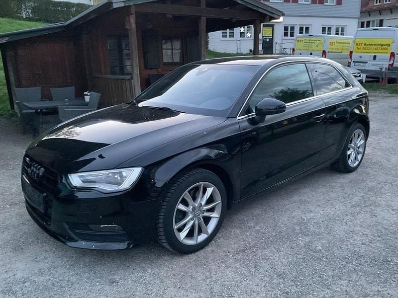 Usado Audi A3 Ambition 179 HP (131 kW) 2013 Preto Sedan