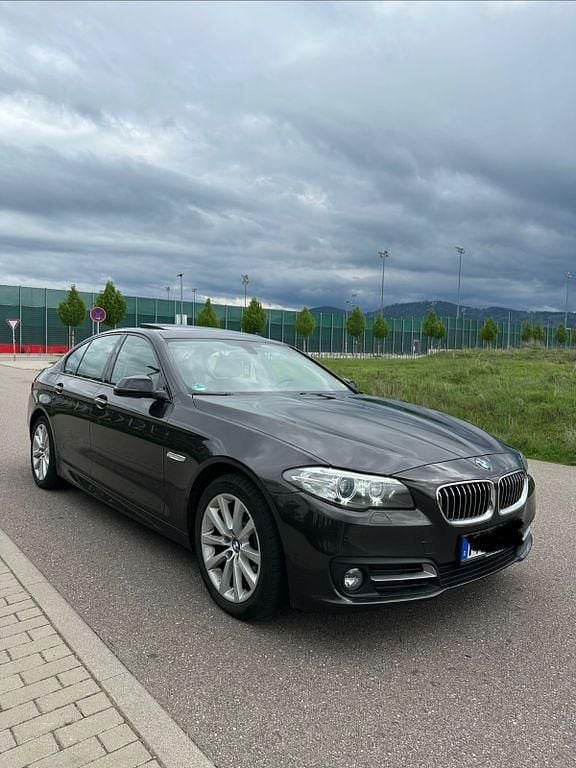 Braun Gebraucht 2013 BMW 530 Limousine | 13.600 € (Fairer Preis) - Bild 1/4