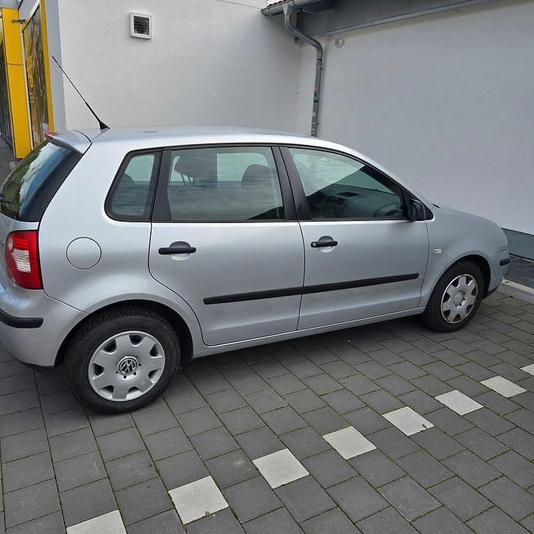 Gebraucht VW Polo Trendline 64 PS (47 kW) 2003 Silber Limousine