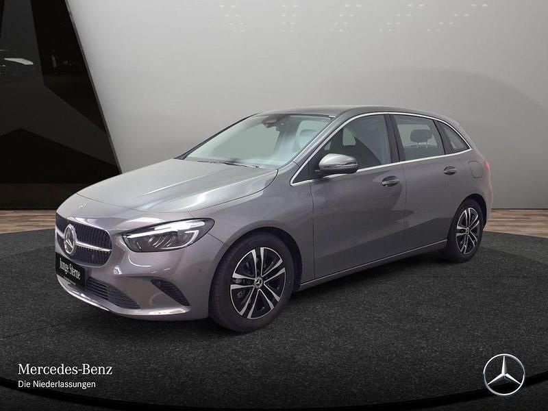 Gebraucht Mercedes B200 Advanced 163 PS (119 kW) 2025 Grau Van / Kleinbus