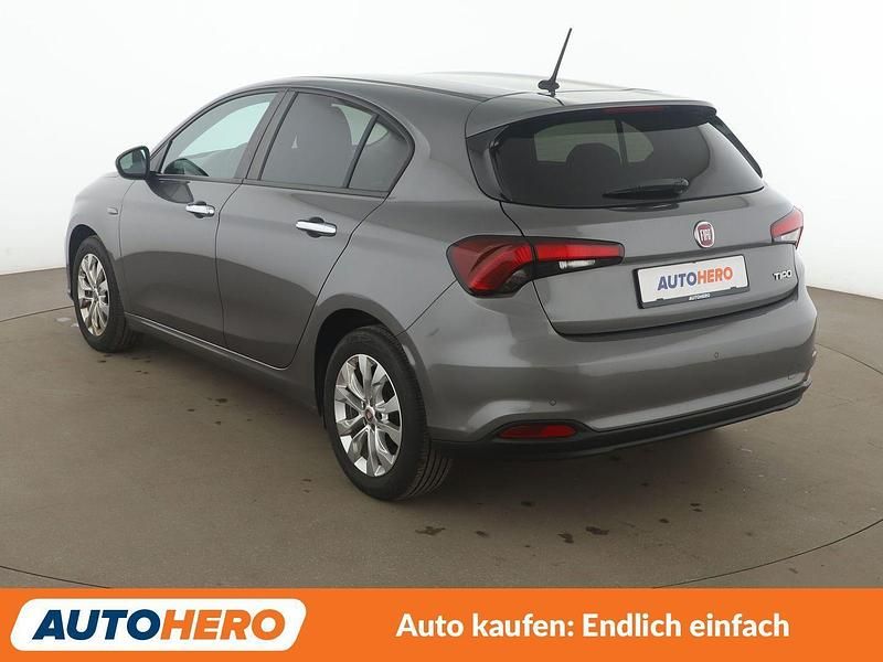 Gebraucht Fiat Tipo Street 95 PS (69 kW) 2019 Gray Limousine