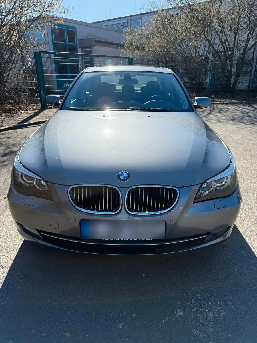 Gebraucht BMW 530 272 PS (200 kW) 2007 Silber Limousine